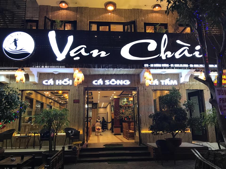 NHÀ HÀNG VẠN CHÀI