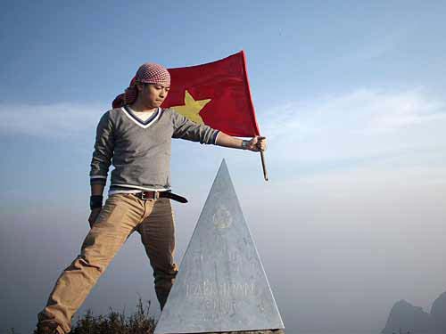 Tổ quốc trên đỉnh Đông Dương