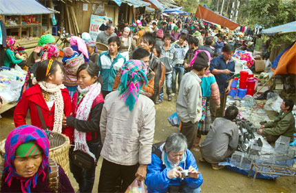 Chợ phiên Lùng Khấu Nhin