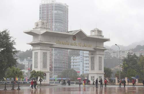 Cửa khẩu Lào Cai đón trên 6.000 du khách nước ngoài