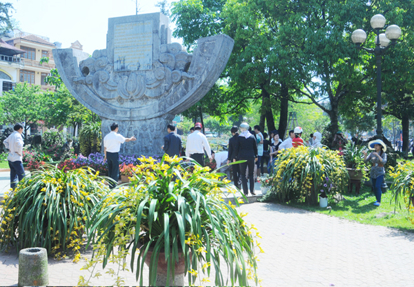 Khu trưng bày hoa, cây cảnh Sa Pa hút du khách tới thưởng lãm