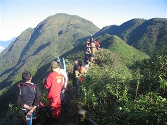 Vietnam Airlines tài trợ Giải leo núi chinh phục Fansipan năm 2012