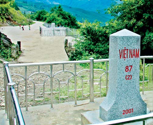Khám phá cầu Thiên Sinh
