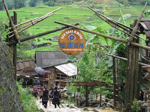 Fansipan mùa hoa đỗ quyên