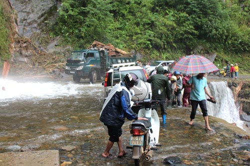 Hiệp hội du lich Sapa kêu gọi quyên góp ủng hộ đồng bào lũ lụt tại Bản Khoang Sapa