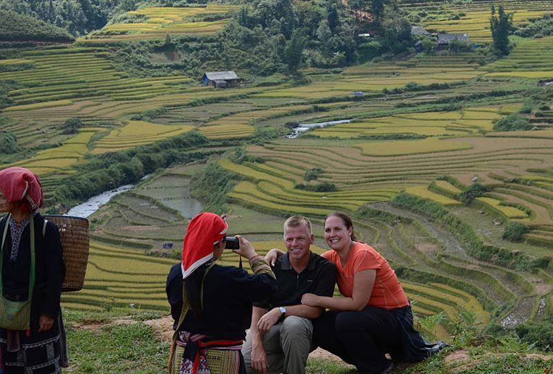 Chụp ảnh lưu niệm.